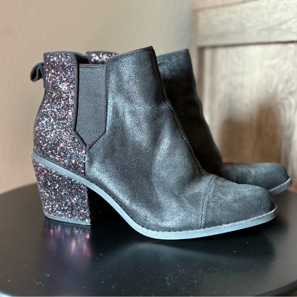 Toms Black Ankle Booties with Sparkling Details - Picture 1 of 6